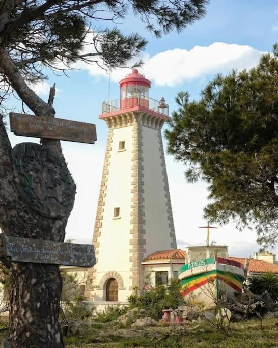 A 5Mn De La Reserve Africaine, Charmante Maison De Village Avec Patio Sigean Buitenkant foto