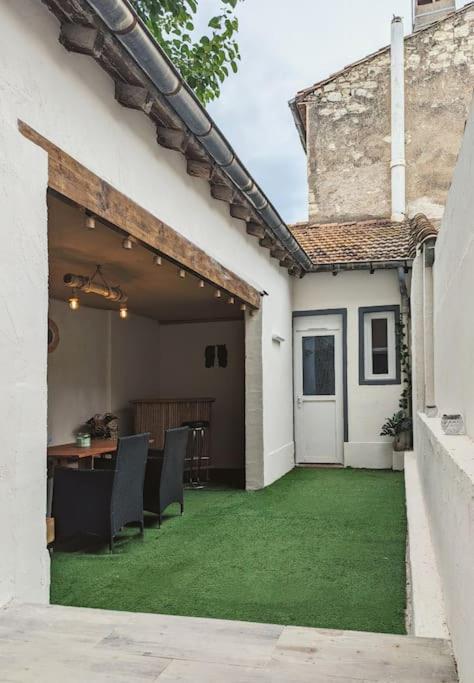 A 5Mn De La Reserve Africaine, Charmante Maison De Village Avec Patio Sigean Buitenkant foto